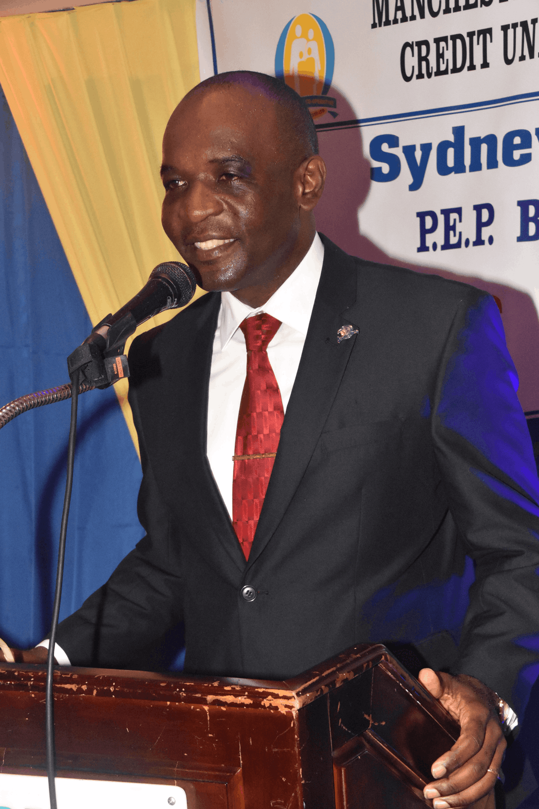 Guest speaker Mr. Jasford Gabriel, JTA President-Elect, addressing the banquet from the podium.